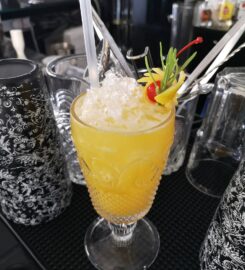 Glasshouse Lounge & Restaurant