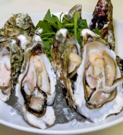 Glasshouse Lounge & Restaurant